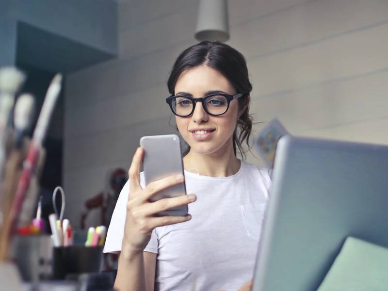 Mensagem de aniversário personalizada enviada automaticamente pelo WhatsApp a um eleitor